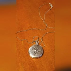 Brighton convertible lockect